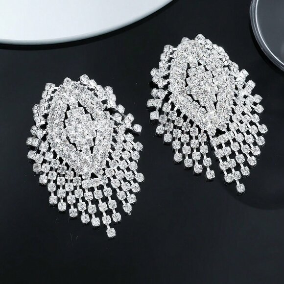 Silver Elegant glam Women's Gorgeous Crystal Tassel Drop Earrings - Picture 3 of 6
